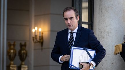 Sébastien Lecornu propose aux députés socialistes de bâtir un nouveau « compromis » sur le budget