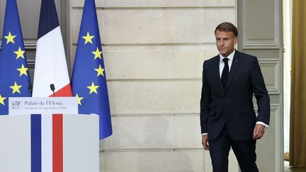 « Il n&rsquo;a plus de ressort dans l&rsquo;opinion » : Emmanuel Macron peut-il calmer la grogne sociale en occupant le terrain médiatique ?