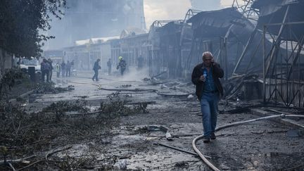 Huit morts en Ukraine après plusieurs frappes russes, y compris à Kiev
