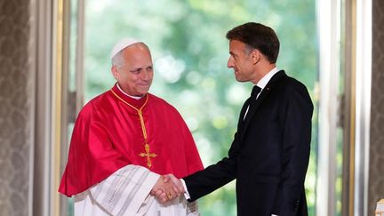 La « laïcité française » n’est « nullement la négation de la religion », assure Emmanuel Macron devant le pape à l’Elysée