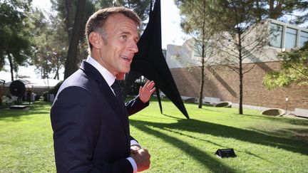« Il est assez inhabituel de revenir mais nous verrons » : Emmanuel Macron n&rsquo;exclut pas de se représenter pour un troisième mandat