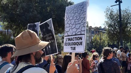 Marche pour le climat : des milliers de personnes défilent à Marseille, Auxerre, Rouen ou Saint-Étienne