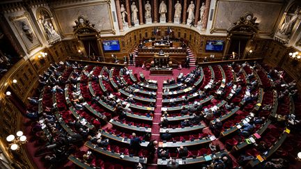 La droite conserve sa majorité, le RN obtient un groupe, un premier élu LFI… Ce qu&rsquo;il faut retenir des résultats des élections sénatoriales 2026