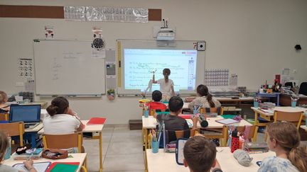 Contacts avec les parties intimes, sécurité à la maison, agressions sexuelles : ce que contiennent les questionnaires qui seront distribués aux élèves de l&rsquo;école primaire au lycée
