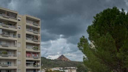 Intempéries dans le Gard et l’Hérault : une partie des établissements scolaires fermés et les transports en commun interrompus, annoncent les préfectures