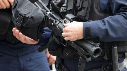 Des soupçons de tir de LBD au visage d’un lycéen à Tours, l’IGPN saisie