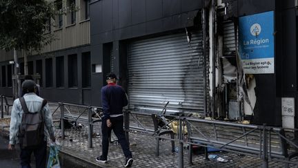 Blocage des lycées : plusieurs incendies devant des établissements scolaires, des affrontements avec les forces de l&rsquo;ordre