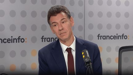 Le ministre de l’Enseignement supérieur assure que l&rsquo;affectation de 3 000 professeurs remplaçants « n&rsquo;est pas du bricolage »