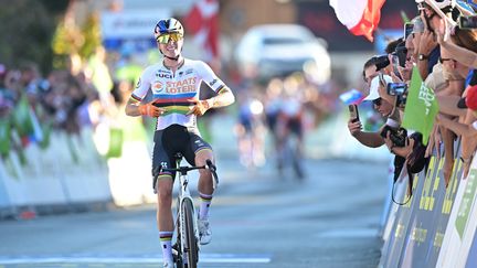 Demi Vollering devient la première coureuse à être sacrée championne d&rsquo;Europe et championne du monde la même année