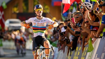 « La saison la plus incroyable des dernières années » : comment Demi Vollering a tout raflé en 2026