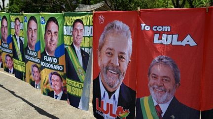 Au Brésil, le vote pour le premier tour de la présidentielle est clôturé, le pays suspendu au résultat du match entre Lula et Flavio Bolsonaro