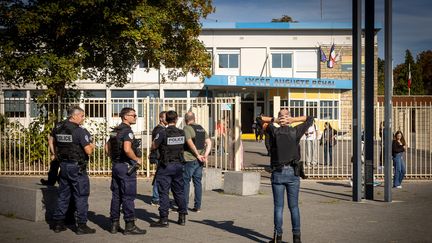 L&rsquo;adolescent à la main arrachée « conteste formellement » avoir ramassé la grenade en marge du blocage de son lycée, selon son avocate