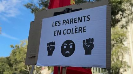 « Ça permet que ça se passe bien » : à Marseille, des parents accompagnent les lycéens pour sécuriser la mobilisation