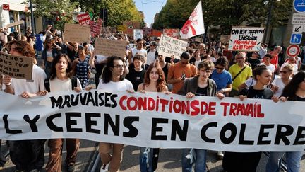 Mobilisation des lycéens : les blocages doivent reprendre mercredi matin, au lendemain de la grande journée de manifestations