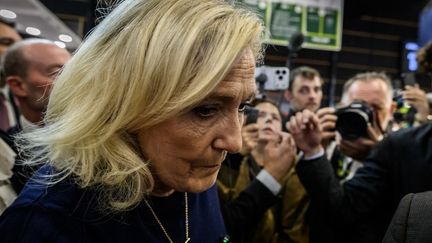 Marine Le Pen « maintient à 1 000% sa confiance en Jordan Bardella », après la divulgation par Mediapart d&rsquo;écrits antisémites attribués au président du RN