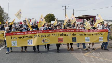 « C&rsquo;est une loi Duplomb puissance 10 » : des ONG appellent à manifester contre un texte européen sur les pesticides