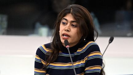 « Franchement, méfie-toi » : Rima Hassan porte plainte pour menace de mort après la diffusion d&rsquo;une vidéo dans laquelle un internaute l&rsquo;interpelle en tenant un fusil à pompe