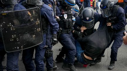 Vingt-quatre enquêtes ouvertes par l&rsquo;IGPN, la « police des polices », depuis le début du mouvement des lycéens