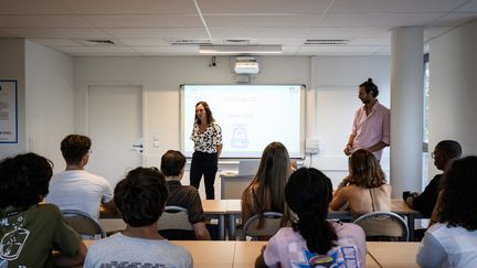 « On est des pions qu&rsquo;ils placent où ils veulent » : après les annonces du ministre de l&rsquo;Education nationale, une professeure de maths affectée en lettres modernes dans un lycée