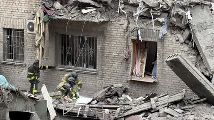 Guerre en Ukraine : au moins 12 morts, dont trois enfants, dans des frappes russes lancées sur Zaporijjia