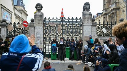 « On essaye vraiment de trouver des solutions pour continuer » : à Paris, des lycéens préparent la suite du mouvement