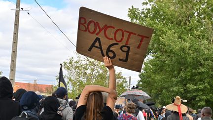 « Cette lutte va servir à ceux qui viendront après » : avant l&rsquo;inauguration de l&rsquo;A69, les opposants veulent tirer les leçons de leur défaite pour combattre d&rsquo;autres projets « écocidaires »