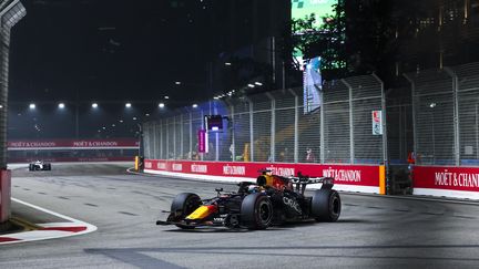 Max Verstappen remporte à Singapour son deuxième Grand Prix d&rsquo;affilée, Kimi Antonelli se rapproche du titre de champion du monde de F1