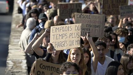 Mobilisation lycéenne : les élèves français travaillent-ils plus que leurs voisins européens ?