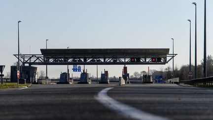 Pourquoi les sociétés d&rsquo;autoroutes, dont le gouvernement veut taxer davantage les bénéfices, sont-elles aussi rentables ?