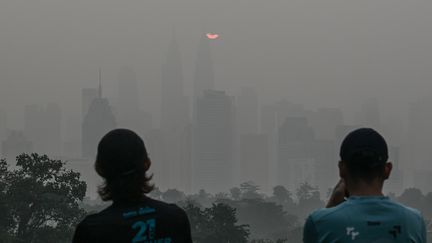 Le niveau d’alerte maximal déclenché dans une partie de l’Asie du Sud-Est, à cause de fumées toxiques provoquées par des incendies