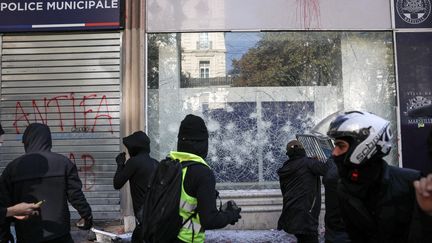 « Ça vient invisibiliser tout ce qu&rsquo;on a à dire » : à Marseille, au lendemain de la mobilisation du 17 octobre, des manifestants regrettent les débordements