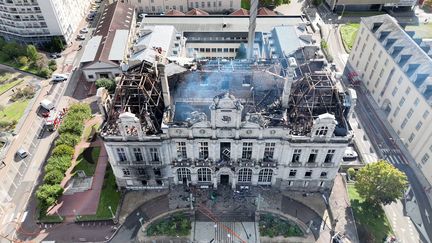 A Limoges, 7 000 personnes se sont rassemblées pour une marche après l&rsquo;incendie de l&rsquo;hôtel de ville en marge de la mobilisation du 17 octobre