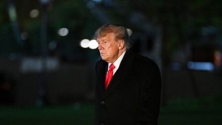 Donald Trump affirme qu&rsquo;Elon Musk a relancé son réseau satellitaire Starlink pour l&rsquo;Ukraine, crucial pour intercepter les drones russes