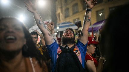 « J&rsquo;ai du mal à y croire », « je suis hyper contente » : au Brésil, les partisans de Lula sont en liesse après sa victoire à la présidentielle