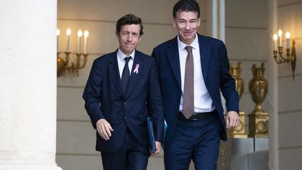 Quelles sont les mesures proposées par le gouvernement pour apaiser la colère lycéenne et étudiante ?