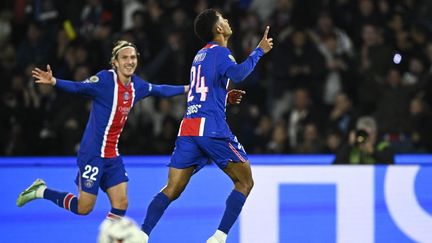 Le PSG s’offre l’OL dans le choc décalé de la 8e journée et prend les commandes de la Ligue 1