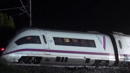 Collision meurtrière entre deux trains en Espagne : des échanges audio révèlent une possible erreur humaine à l’origine du drame